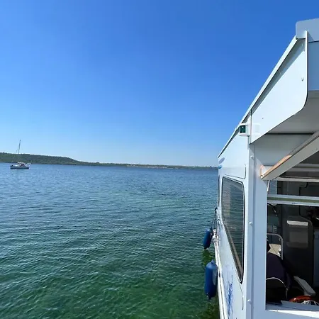بوتيل Rollyboot Geiseltalsee Braunsbedra